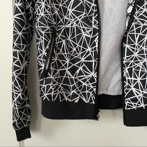 Nike geometric windrunner jacket - Picture 7 of 13